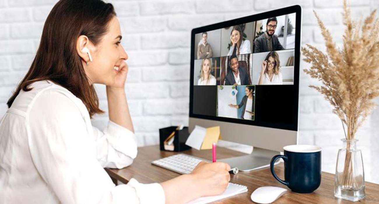 11-Factors-that-Make-Online-Learning-a-Perfect-Choice-for-Busy-Professionals.jpg