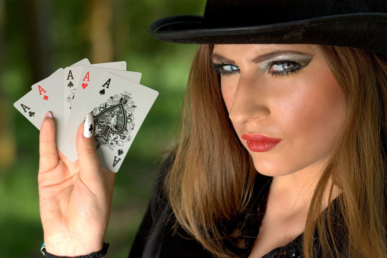 11-REASONS-TO-PLAY-POKER.jpg