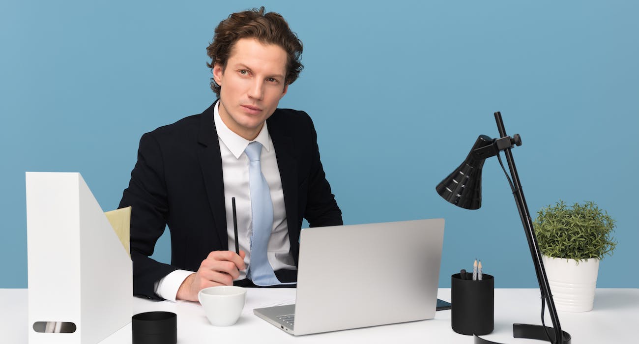 Setting-the-Course-Essential-Goals-to-Establish-and-Grow-Your-Business.jpg