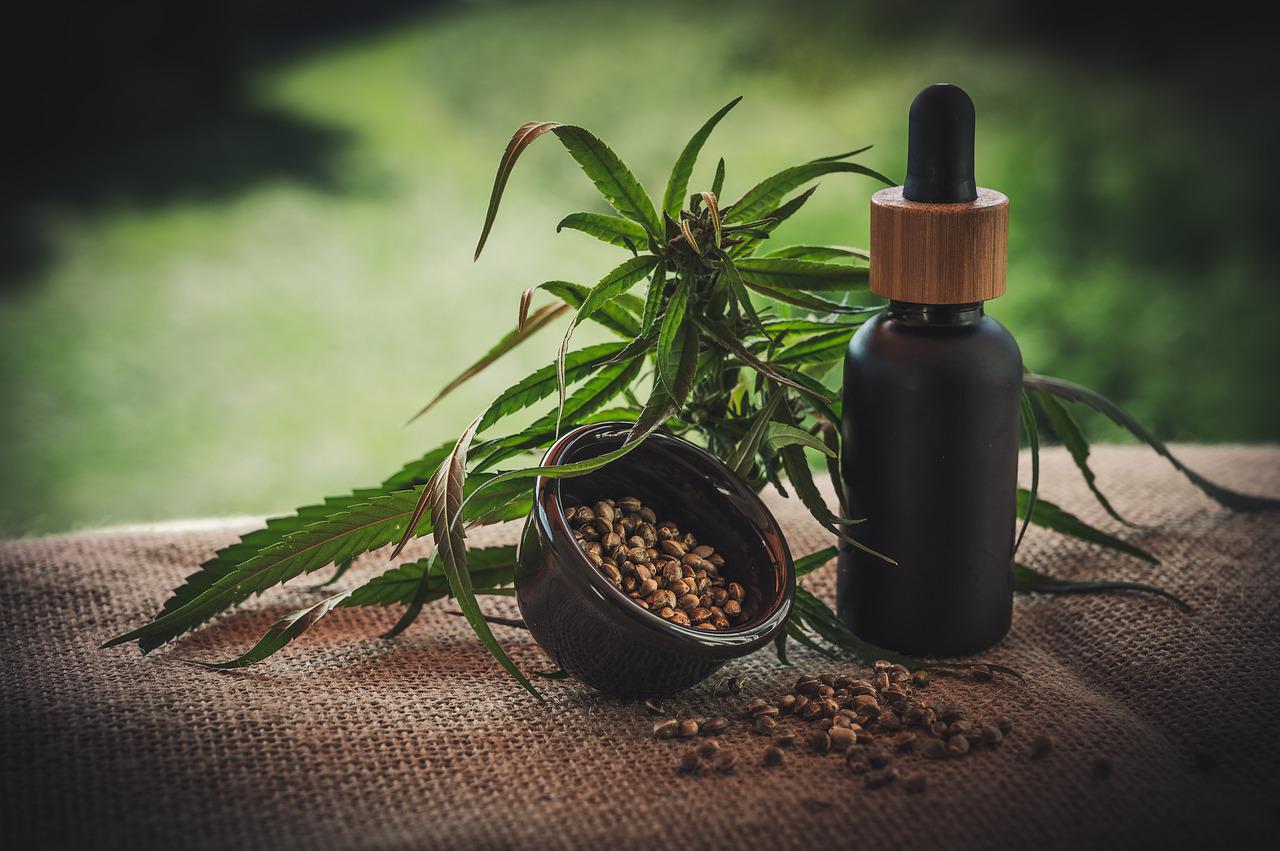 cbd-g4c54b9678_1280.jpg