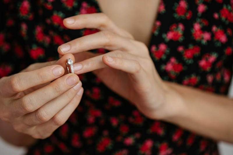 How to Create an Impressive Matrimonial Profile