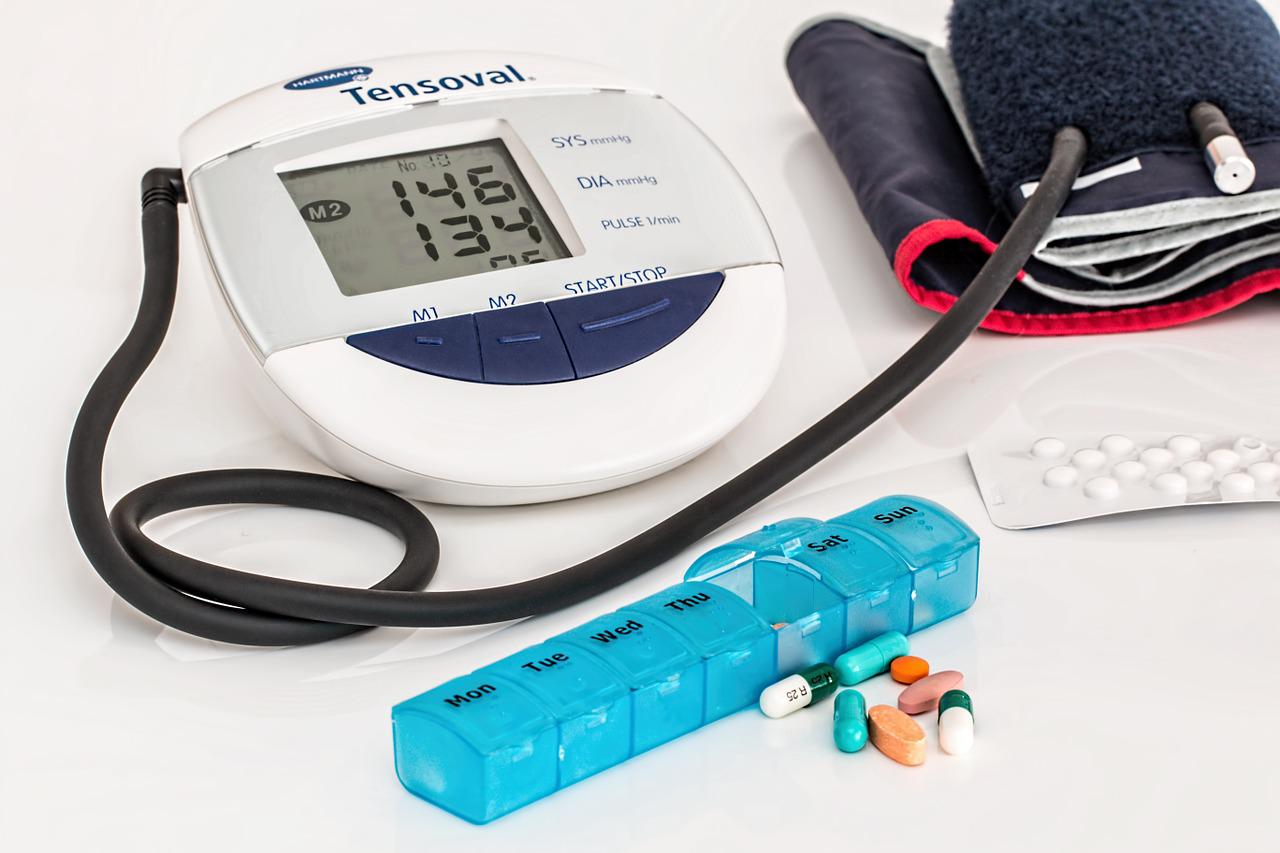 hypertension-g8d9d173be_1280.jpg