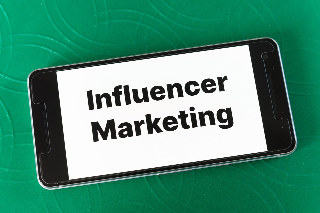influencers-5215924_1280-(1).jpg